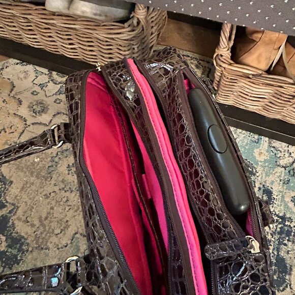 David Jones Crocodile Embossed Rolling Bag - Picture 3 of 10